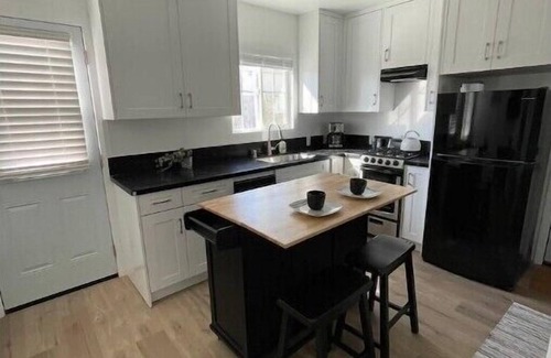 Norwalk Casa | Cozy SoCal Casita