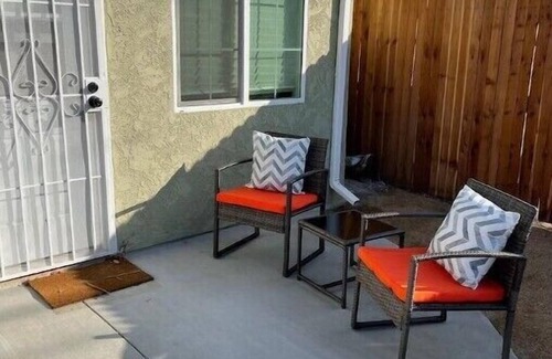 Norwalk Casa | Cozy SoCal Casita
