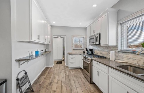 St. Louis Casa | Cozy South City Bungalow / ABODEbucks