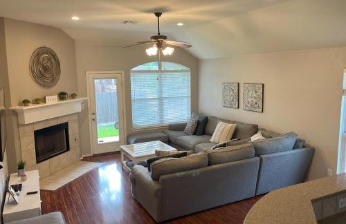 Timberwood Park Casa | Cozy & spacious 3 bed home North San Antonio - Stone Oak area