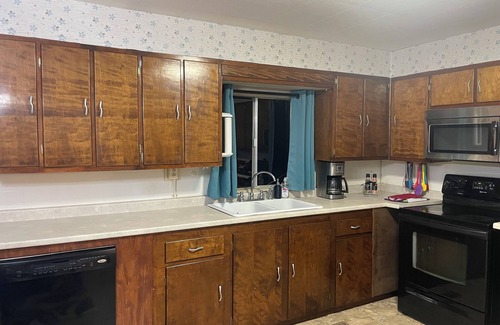 Dice Apartamento | Cozy spacious 3-bedroom apartment in lovely Hazard with WiFI