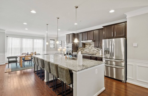 Hanover Casa | 3-Level Luxury Modern Townhome Minutes From BWI + Casino