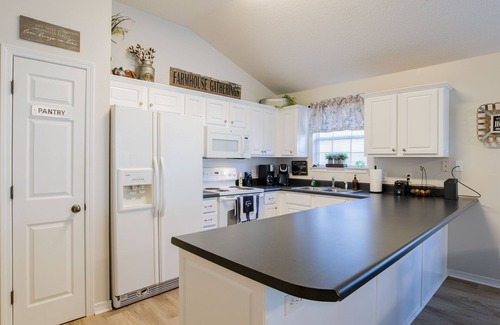Northwest Pensacola Casa | Cozy & Spacious 4 bdrm Cottage in Pensacola