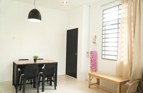Gambang Casa | Cozy, Spacious, Air Cond UMP Gambang Homestay - The Pigeon Guest House