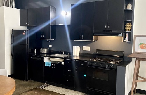Historic Core Apartamento | Cozy Spacious Loft in DTLA nearby shops & highly rated restaurants