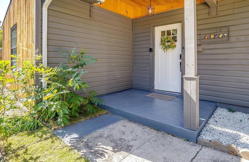 Farmers Branch Casa | Cozy Spacious Modern House near DFW Airport I 4B2B