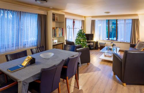 Krachtighuizen Casa | COZY & SPACIOUS PLACE ON A QUIET SPOT IN THE MIDDLE OF THE NETHERLANDS with free use of 2 women's and 2 men's bikes plus child seat