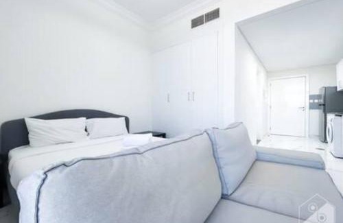 Dubai Apartamento | Cozy Spacious Studio With Balcony Dubai