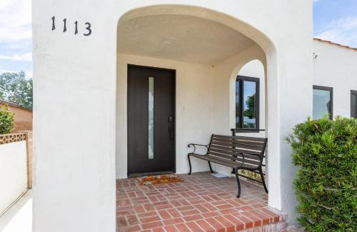 Burbank Apartamento | Cozy Spanish Duplex Near Studios