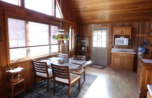 Brier Hill Cabaña | Cozy St. Lawrence waterfront cottage. Two bedrooms, 1 bathroom sleeps 4!