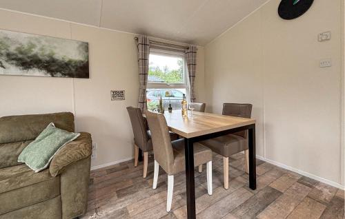 Biddinghuizen Otro | Cozy Stacaravan In Biddinghuizen