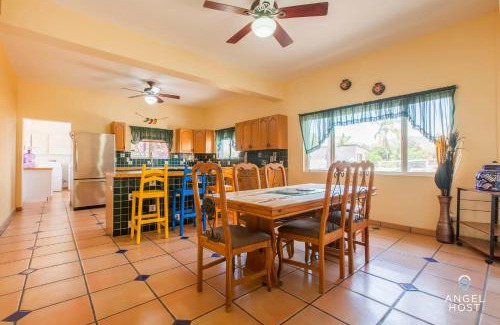 Esterito Apartamento | Cozy Stay 2 blocks from the beach and Malecón!