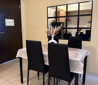 Silang Junction North Apartamento | Cozy stay at Moon Casa Serin East Tagaytay beside Ayala Mall