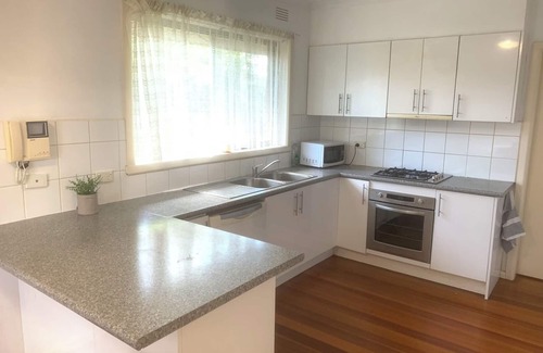 Glen Waverley Casa | Cozy Stay in Glen Waverley