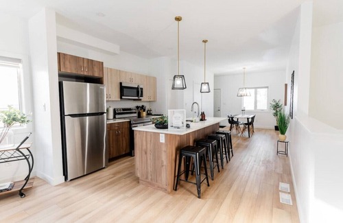 Winnipeg Casa | Cozy Stay Near Airport|Bright, Clean and Peaceful!