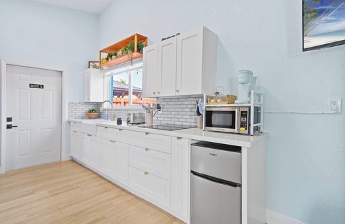 Miramar Apartamento | Cozy Stay Near Hardrock Stadium Private Serene Backyard