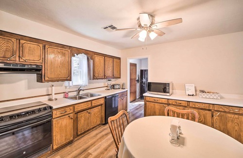 Longtown Casa | Cozy Stigler Escape, Walk to Lake Eufaula!