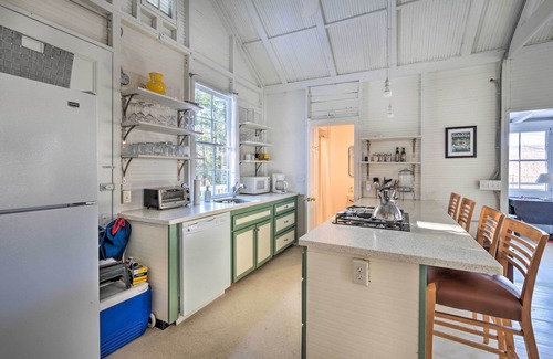 Stockbridge Cabina | ¡NUEVO! Airy Berkshires Cabin - ¡Camina hasta la playa y el lago!