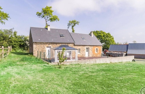 Montsurvent Cabaña | Casa Independiente con Jardín, Cerca del Mar - Ideal para Familias y Mascotas