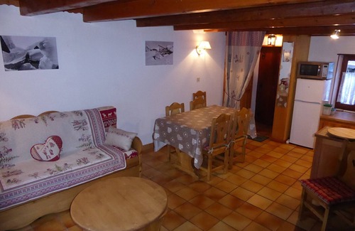 Pralognan-la-Vanoise Chalet De Esquí | Pequeño chalet de piedra en Pralognan-la-Vanoise, cercano a comercios y teleférico