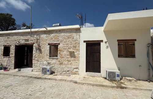Marathounta Apartamento | Cozy Stone house with 1 bedroom