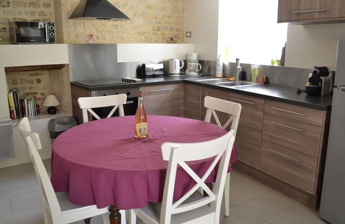 Coulonges Cabaña | Casa rural con jardín privado, cerca de Charente, equipada para 4-6 personas, ideal para familias.