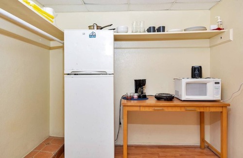 Hallandale Beach Apartamento | Acogedor Estudio/1 Baño, Hallandale Beach, ¡Estacionamiento Gratuito Y Piscina!