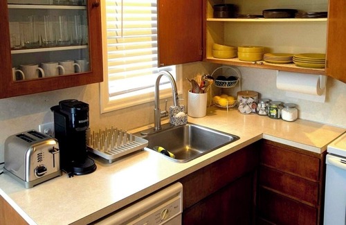 SeaTac Apartamento | Cozy Studio 1BR, Home Lake View Full Access to Lake 6min to Airport.