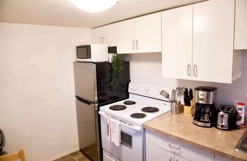 Moose Jaw Apartamento | Cozy Studio, 4k Smart TV, Parking, Downtown, WiFi