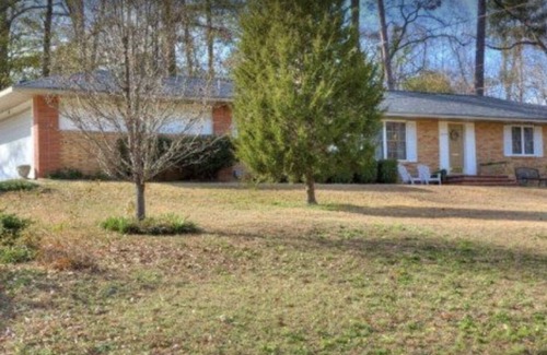 Summerville Apartamento | Cozy Studio adjacent to Augusta Nationals, onsite parking and separate entrance.