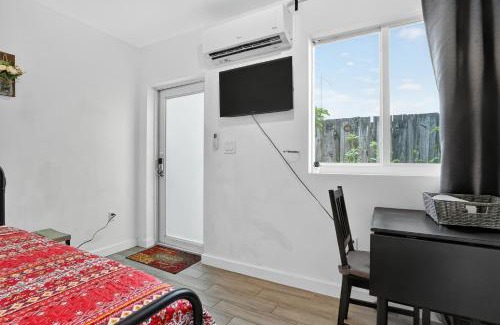 West Little Havana Casa | Cozy Studio Airport & Downtown