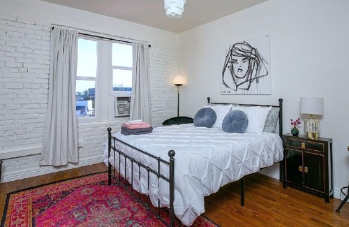 Rampart Village Apartamento | Cozy Studio Apartment near Downtown!