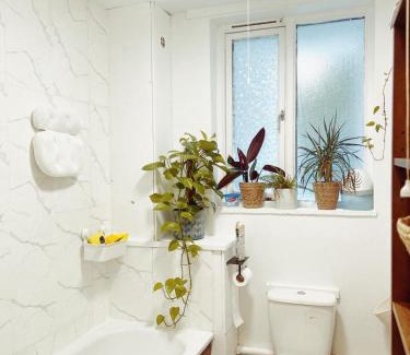 College Park and Old Oak Apartamento | Cozy Studio Apartment