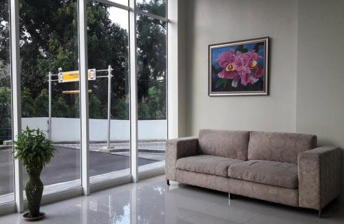 East Jakarta Apartamento | Cozy Studio Apartment in South Jakarta by Miapato
