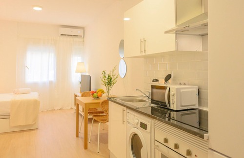 Ciudad Lineal Apartamento | Acogedor Apartamento Tipo Estudio cerca de la Plaza de Toros en Ventas