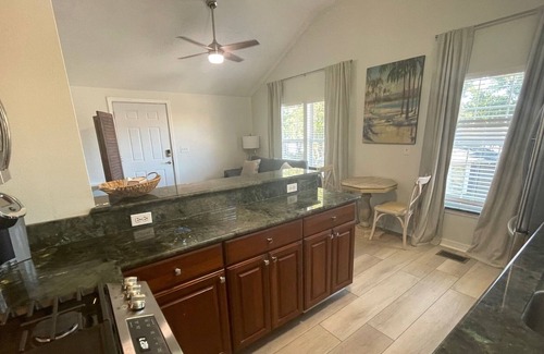 East Pensacola Heights Apartamento | Cozy Studio Apartment with Bayou Views
