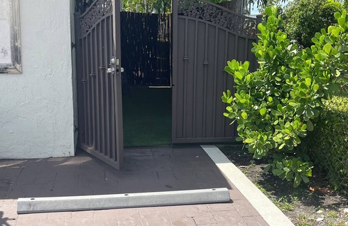 Hialeah Apartamento | Cozy studio apartment with private entrance and patio near MIA intl. airport