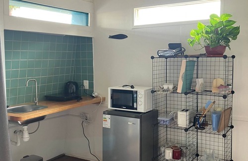 La Pedrera Apartamento | Cozy studio BRISA in La Pedrera with AC, WiFi, front deck on a garden