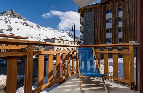 Les Almes Apartamento | Estudio cómodo cerca de pistas y comercios, balcón