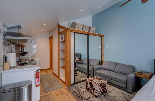 Incline Village Apartamento | Cozy Studio Cabin Retreat with Spacious Outdoor Deck, contact us for price drop