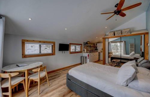 Incline Village Apartamento | Cozy Studio Cabin Retreat with Spacious Outdoor Deck, contact us for price drop