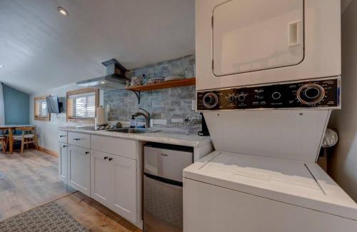 Incline Village Apartamento | Cozy Studio Cabin Retreat with Spacious Outdoor Deck, contact us for price drop