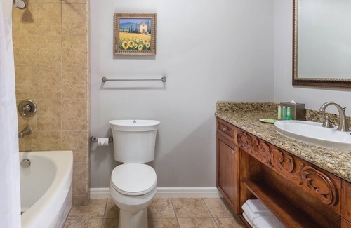 Napa Complejo | Cozy studio condo at a winery resort in charming Napa Valley.