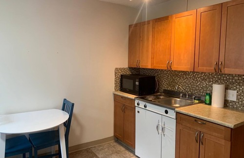 Bow Riverfront Apartamento | Cozy Studio Escape Near Bow River & Downtown Core