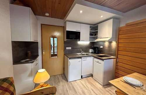 Meribel Apartamento | Estudio acogedor para 2 personas cerca de pistas, vista montaña, admite mascotas