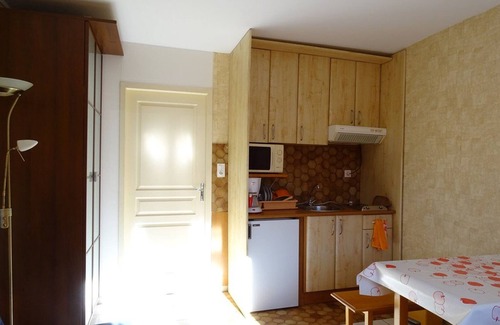 Arette Apartamento | Estudio acogedor para 4 personas con cocina equipada y parking gratuito