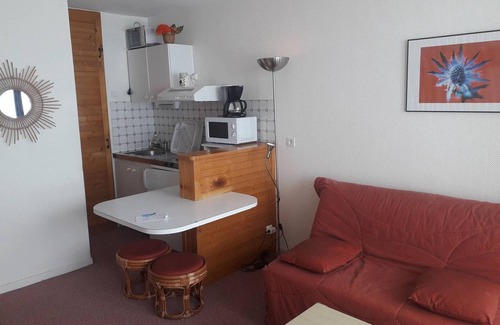 Arette Apartamento | Estudio para 4 personas con acceso directo a pistas y galería, balcón con vista, parking gratuito
