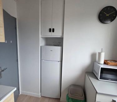 Cosne-Cours-sur-Loire Apartamento | Cozy studio, 5 min from Cosne train station, 3rd floor