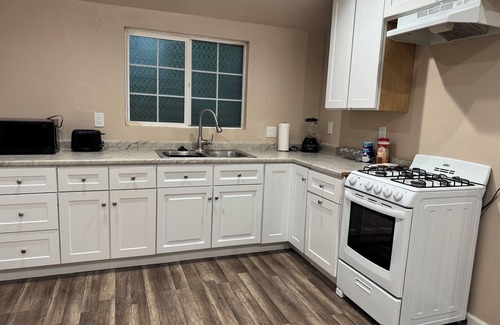 Winnetka Apartamento | Cozy studio in amazing Los Angeles with WiFi, AC, full equip !
