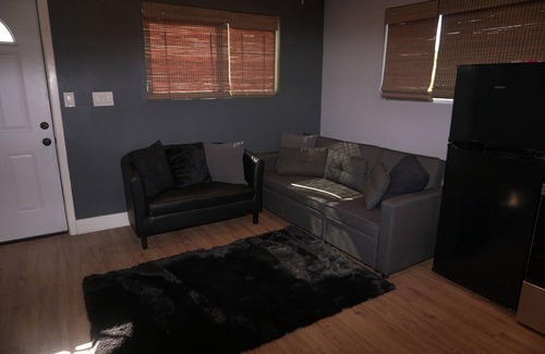 Southeastern Sacramento Apartamento | Cozy studio in beautiful Sacramento with AC and more amenities.